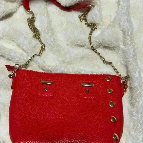 Cute small red faux leather  purse - Picture 3 of 8